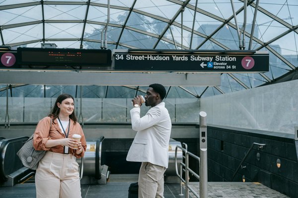 Effektive Ansätze zur Minimierung des CO2-Ausstoßes in der Logistik: Strategien für nachhaltige Transporte
